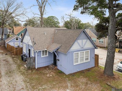 339 S Acadian Thruway