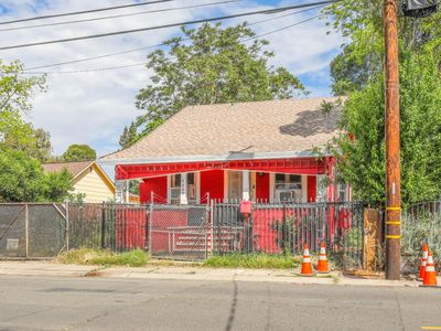 4809 Parker Ave
