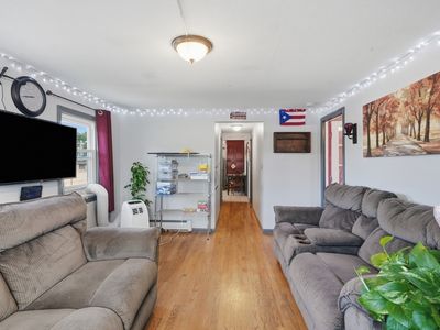 218 Calvary St #2