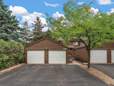 2460 Crestwood Dr