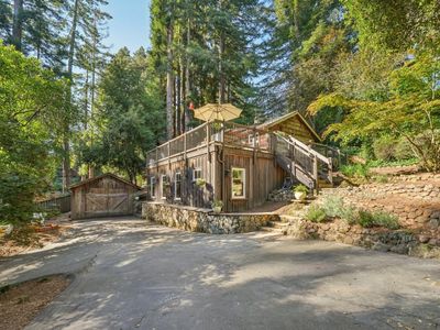 252 Blakewood Way