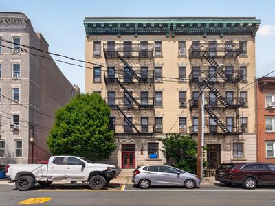 622 Park Ave APT 2C