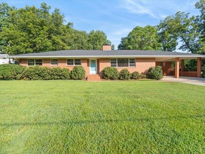 Property at 437 Pine St, Madison, GA