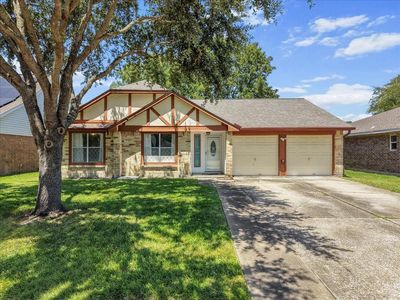 2790 Pinewood Dr