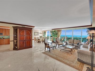 20201 E Country Club Dr APT 1203