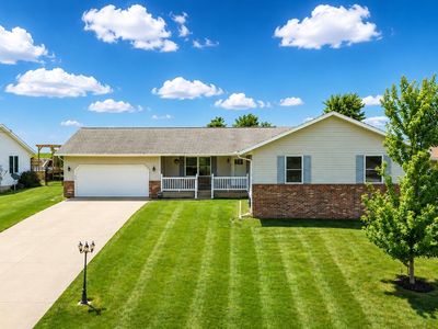 Property at 912 Dennis Dr, Eureka, IL