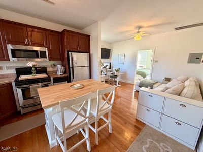 80 Bay St #9