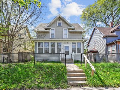 1325 Newton Ave N