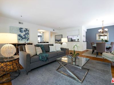 1401 S Bentley Ave APT 202