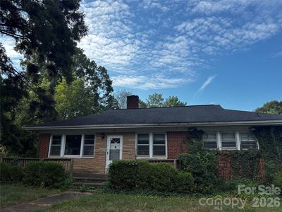 907 Maple Ave