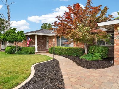 725 Sherwood Dr