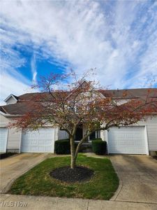 Property at 104 Meander Ln, Elyria, OH