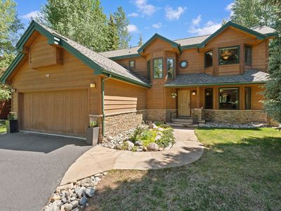 225 Emily Lane