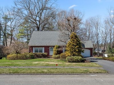 6 Slipper Hill Ln