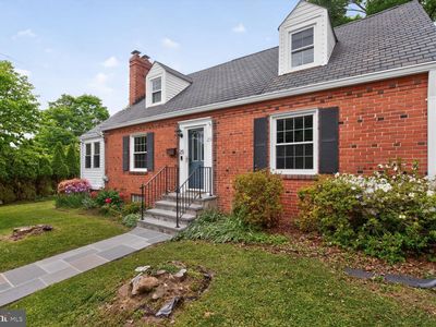 25 Williams St