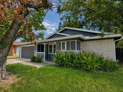 809 Memorial Dr