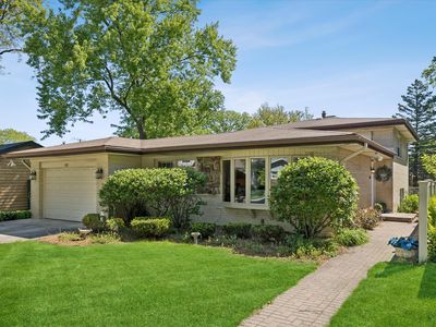 Property at 827 N Douglas Ave, Arlington Heights, IL