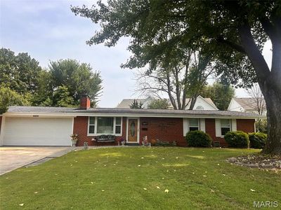 Property at 5009 Staten Dr, Godfrey, IL