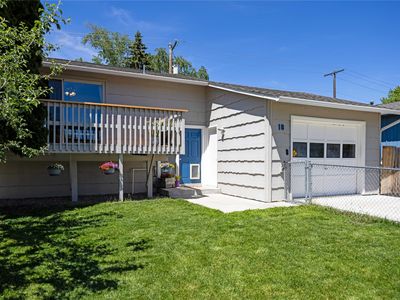 18 Russell Park W