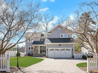 570 W Shore Trl