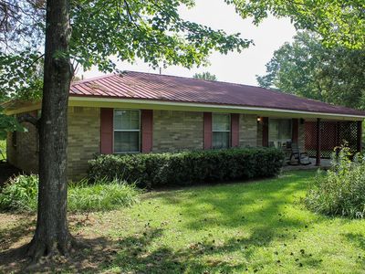 102 E Fox Ave