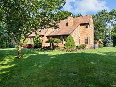 595 Greenfields Lane