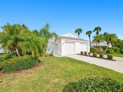 825 WATERSIDE LANE
