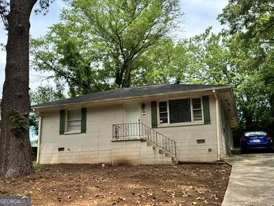 2076 W Flat Shoals Ter