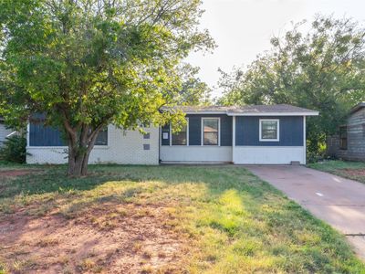2218 N Mockingbird Ln