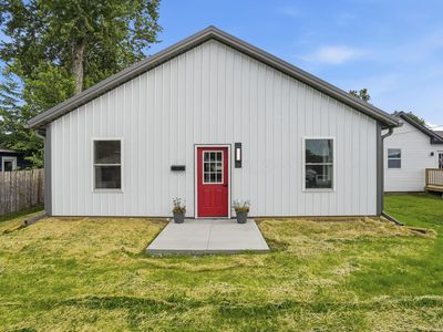 72 E Main St