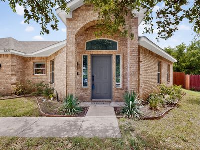 2230 Larry Dr