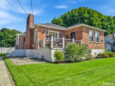 69 Niantic River Road