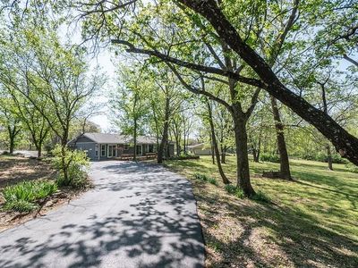 106 Oak Hills Dr