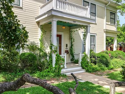 200 W 40th St