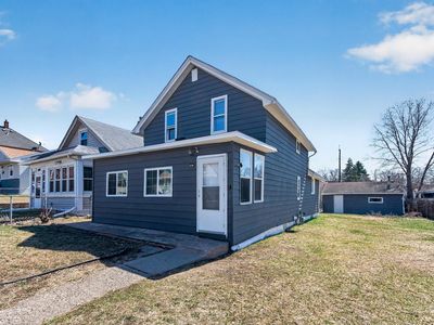 372 Lawson Ave E