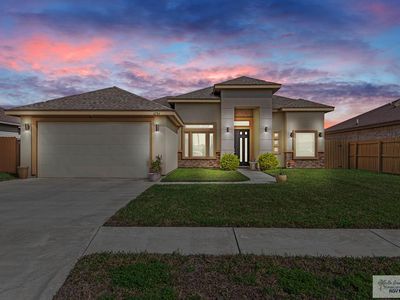 6784 Mystic Grove St