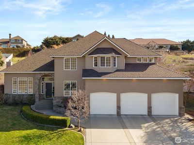 2021 Broadhurst Place