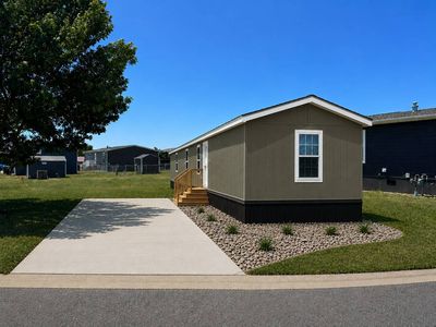 17 Circlewood Dr