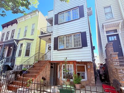 115 E 4th St