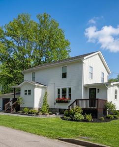 870 N Buhl Farm Dr
