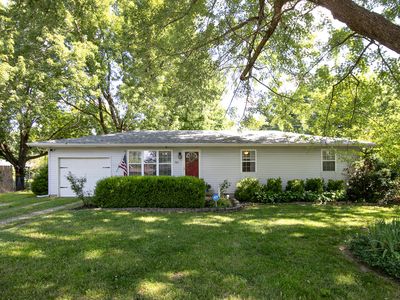 727 W Hughs Street