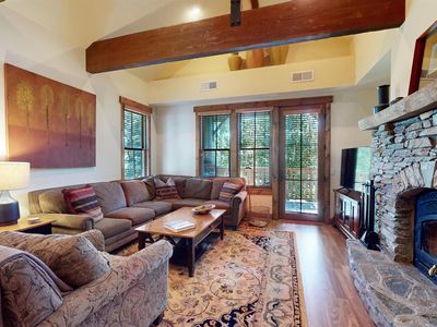 1102 Pyramid Peak Dr APT 1102