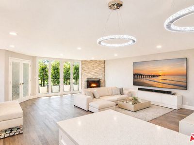 150 N Almont Dr Unit 203