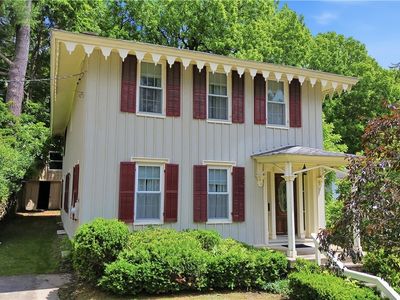 18 Burwell St