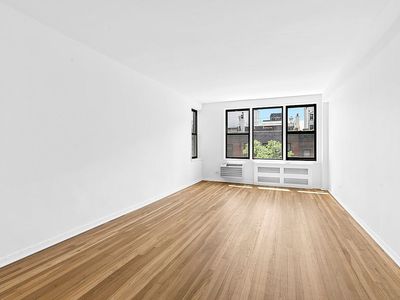 211 E 18th St APT 5E