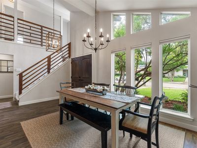5010 Roundtable Ln