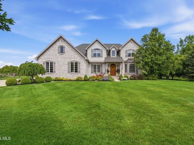 9258 Twin Creek Ln