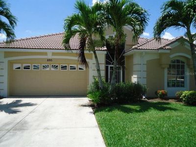 895 SW Lake Charles Cir