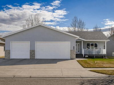 2245 Lacorte Loop
