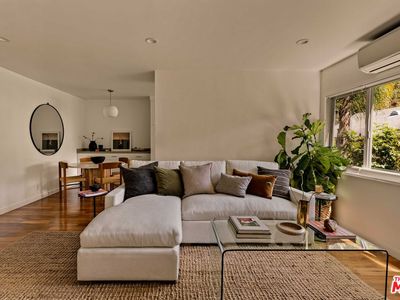 2604 N Beachwood Dr APT 2